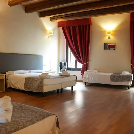 Oda ve Kahvaltı Honey Ferrara