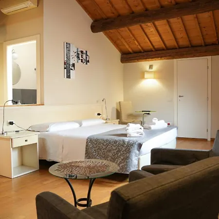 Honey Oda ve Kahvaltı Ferrara