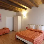 Bed and breakfast Honey 4*