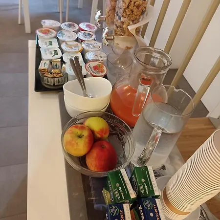 Honey Bed and breakfast 4*